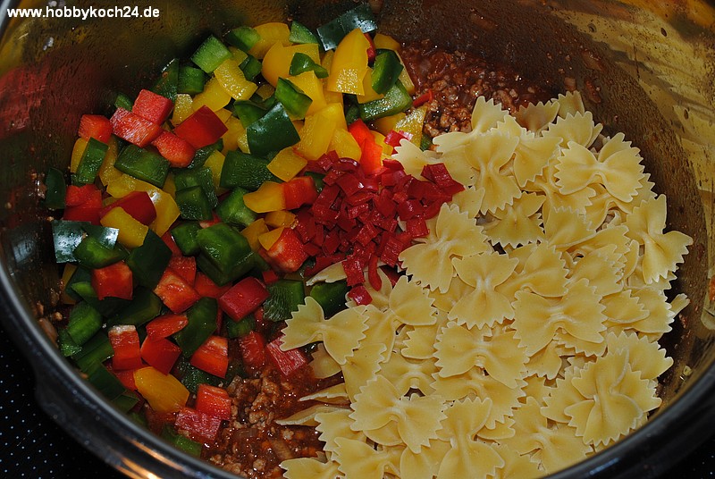 Bunter Feuertopf mit Pasta - hobbykoch24.de