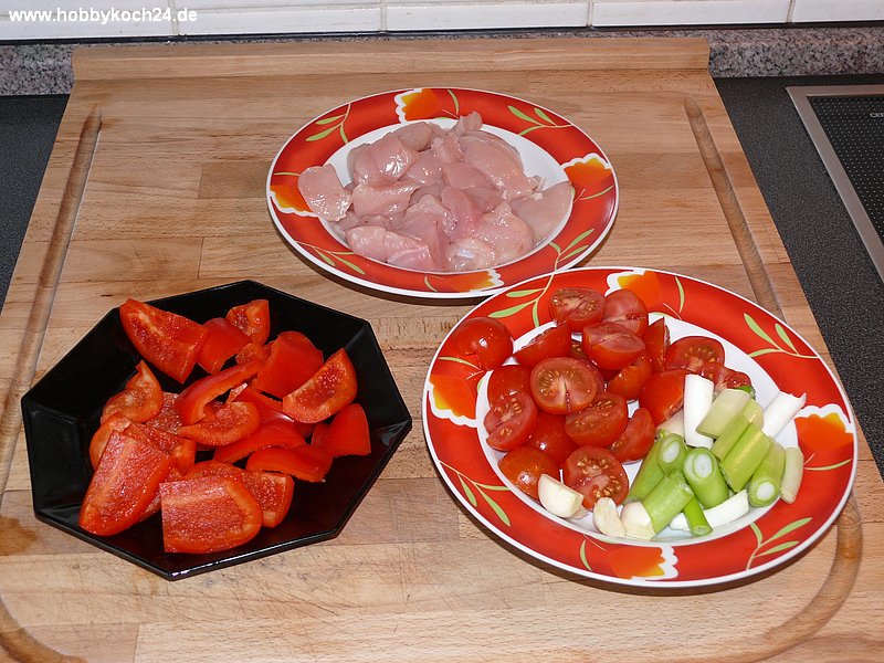 Hähnchenbrustfilets mit Country Kartoffeln und Ofengemüse - hobbykoch24.de