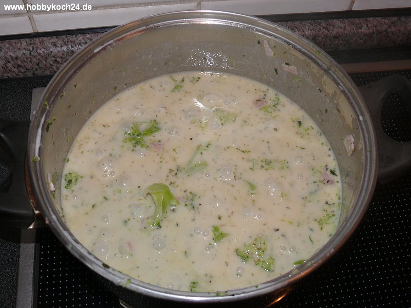 Pasta mit Brokkoli, Schinken, Sahnesauce und Mozzarella - hobbykoch24.de