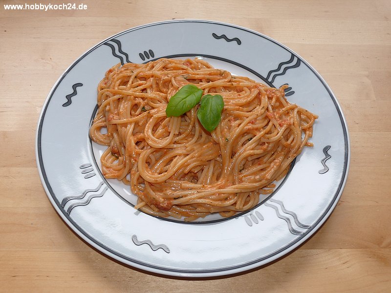Spaghetti mit Mozzarella Sauce - hobbykoch24.de