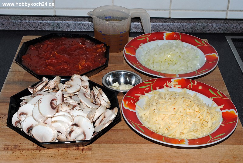 Überbackene Frikadellen in Tomaten - Champignon Soße - hobbykoch24.de