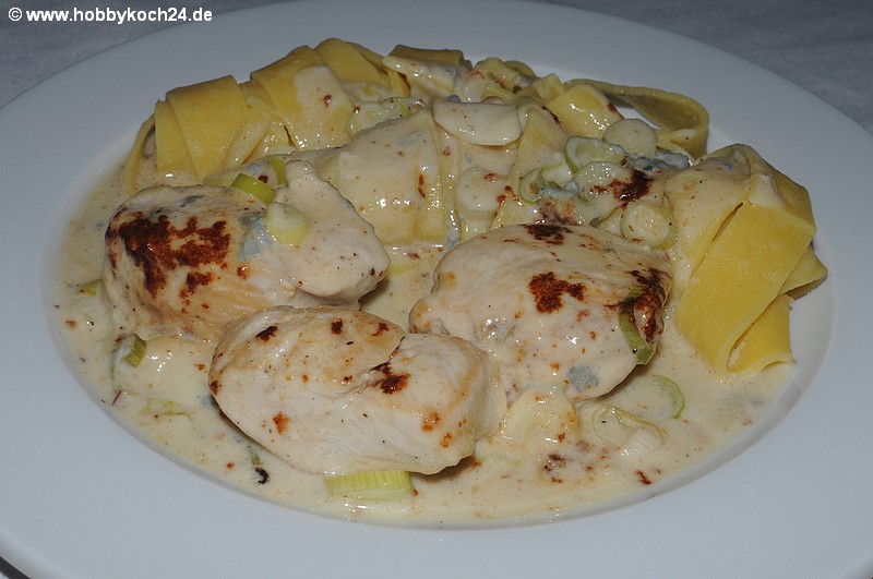 Überbackenes Gorgonzola Hähnchen - Pollo al gorgonzola - hobbykoch24.de